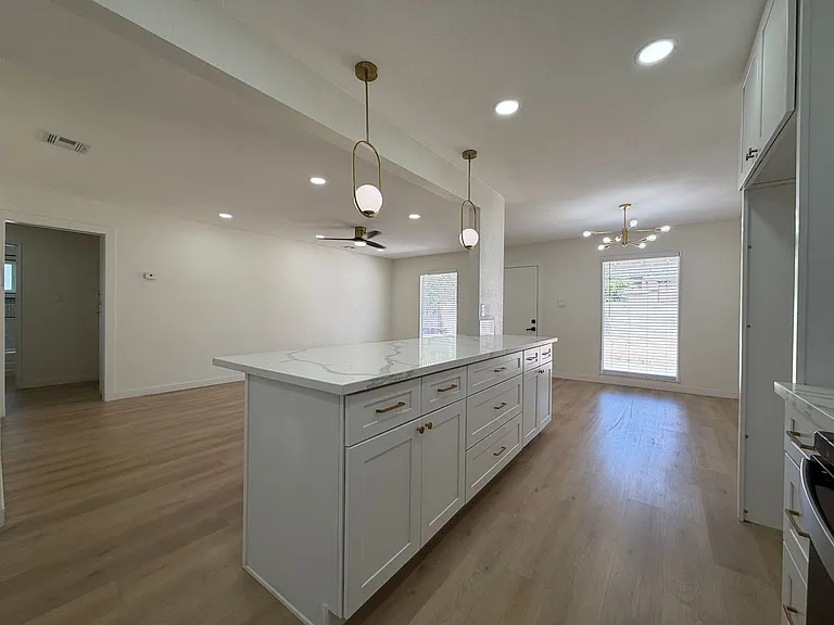1317 Pyramid Dr — Photo 9