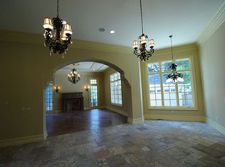 719 Sunset Dr, Naperville, IL 60540