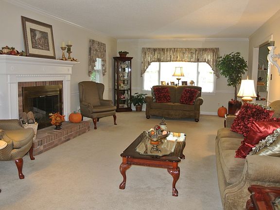 3rd image of 1760 Huntington Woods Ct