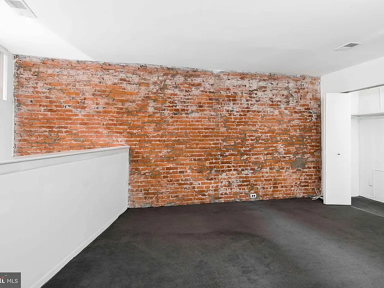 2031-2 South St #106 — Photo 11