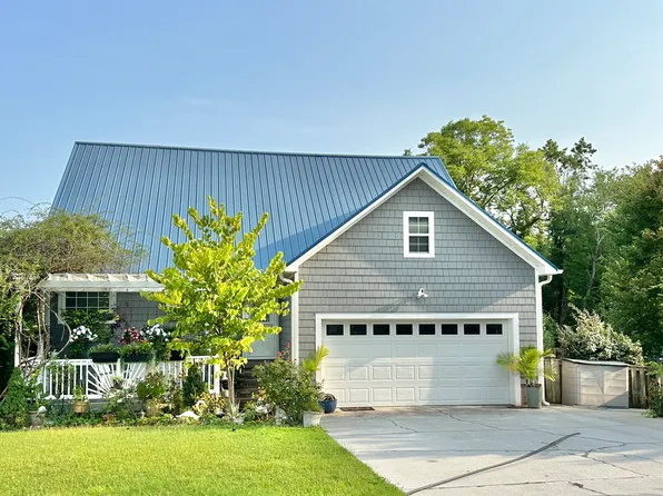 645 Riva Ridge Rd, Sneads Ferry, NC 28460