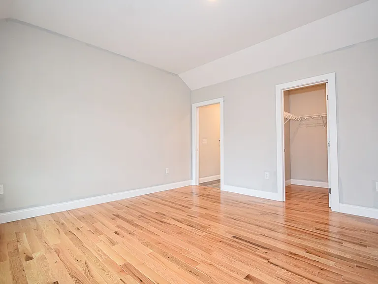 Paul's Place — Photo 112