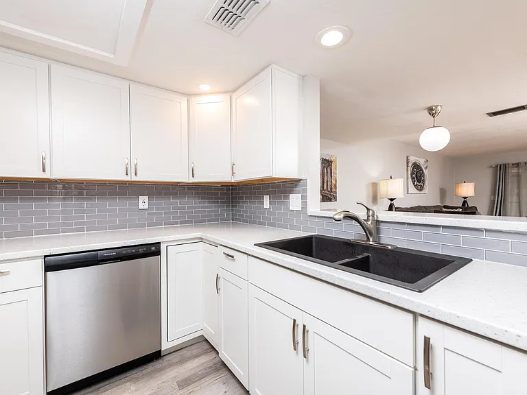 270 E Glassboro Ct #17-1B — Photo 9