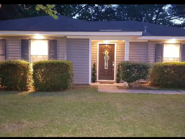 1080 Hillside Ct, Mobile, AL 36695