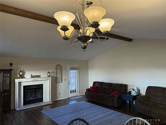 4th image of 8940 Willowgate Ln