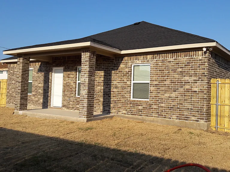 2208 Oliver Cir — Photo 16