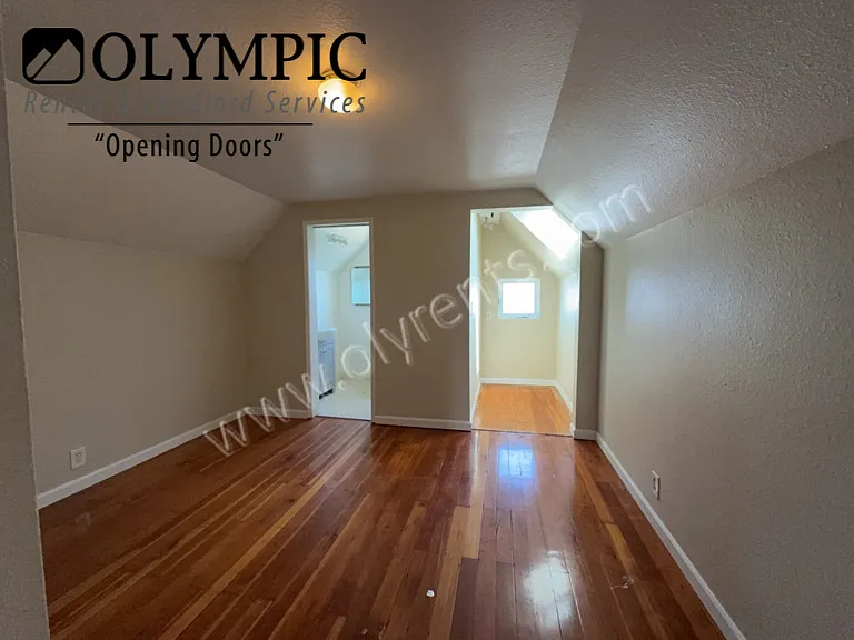 Bonus Room off Primary