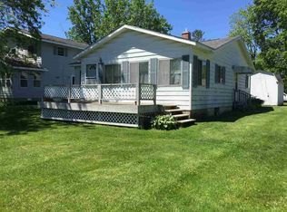 811 W Beach Dr, Brooklyn, MI 49230
