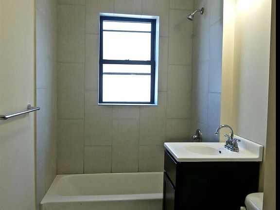 5th image of 3001-03 W Lawrence Ave #3E