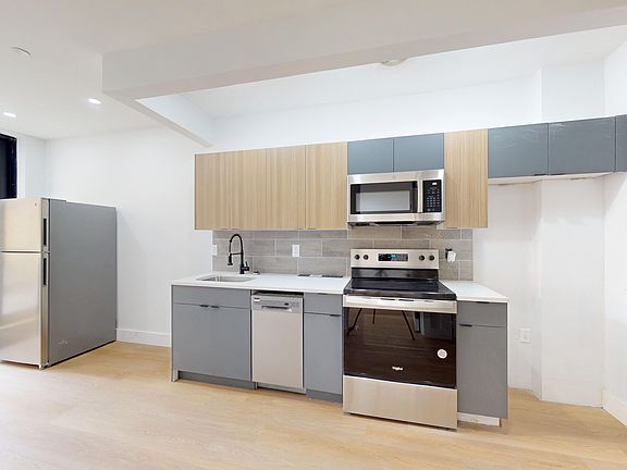 4th image of 233 Tompkins Ave #2F