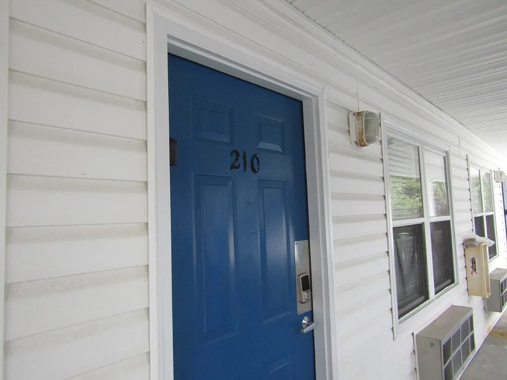 1 bed, 550 sqft, $1,200 — Photo 2
