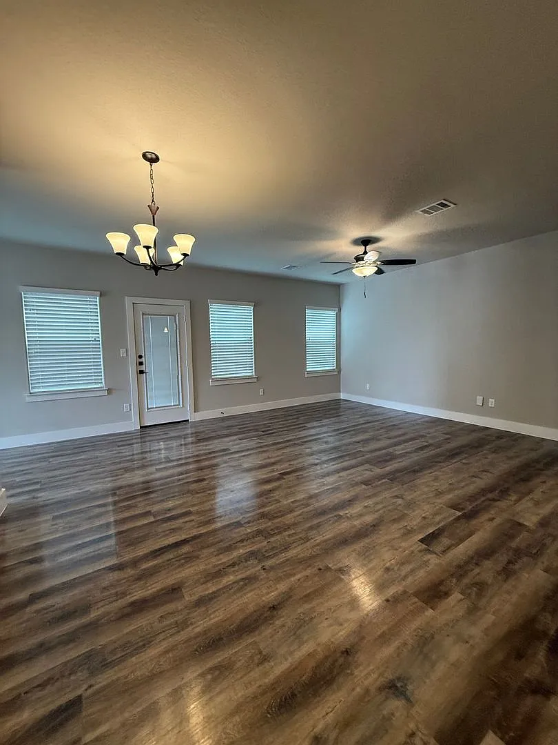 3/2/2 - Coming Soon! Home Sweet Home Godley Isd — Photo 2
