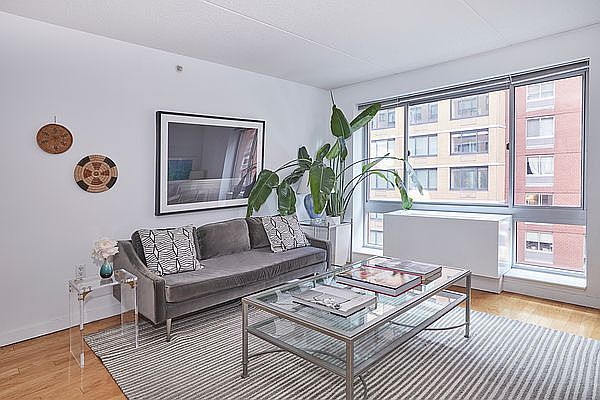 1st image of 555 W 23rd St APT N8p
