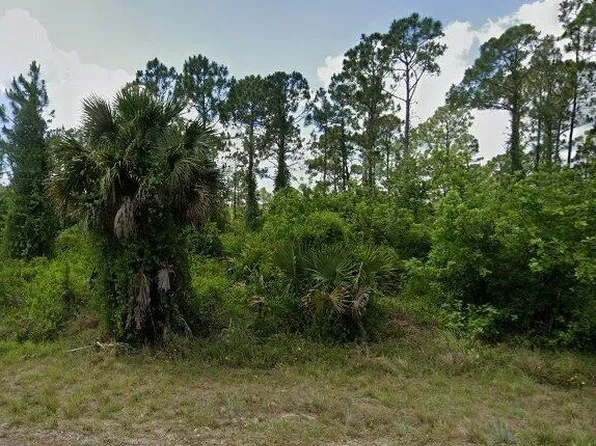 1016/1018 Ainsworth St E, Lehigh Acres, FL 33974