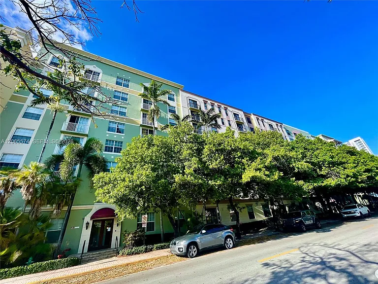 1919 Van Buren St #818A — Photo 44