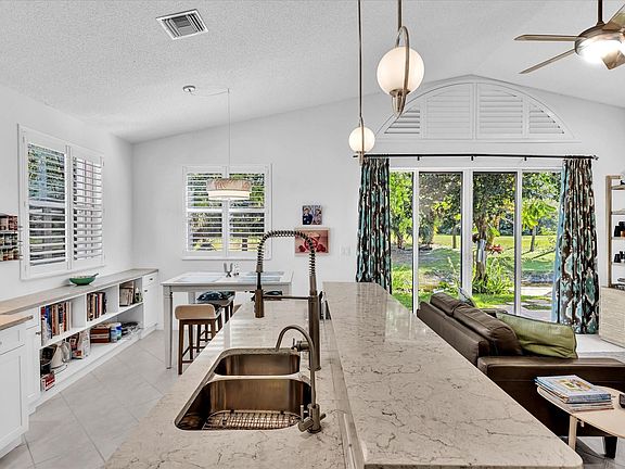 3rd image of 3580 Canary Palm Court
