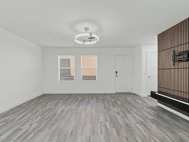 9673 Horseshoe Canyon St — Photo 31