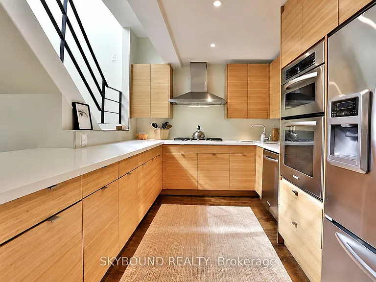 110 Hepbourne St #206 — Photo 2