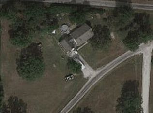 2109 N 2085th St, Saint Elmo, IL 62458