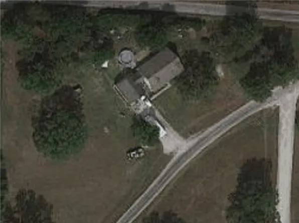 2109 N 2085th St, Saint Elmo, IL 62458