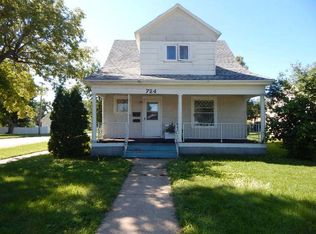 724 4th St NE, Devils Lake, ND 58301