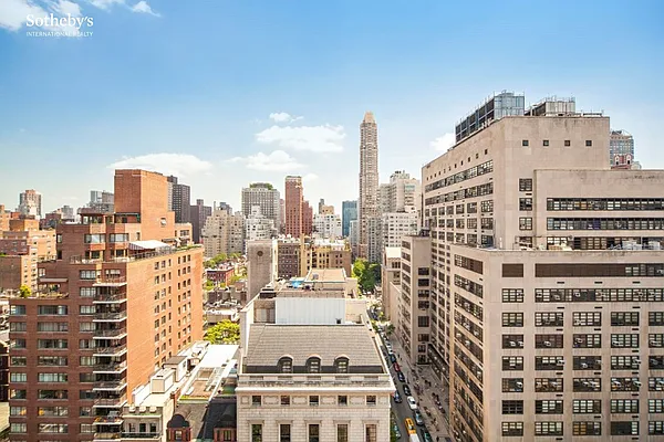 Sold by Sotheby's International Realty | media 10