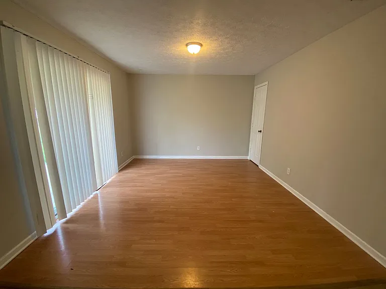 845 Middle Dr — Photo 6