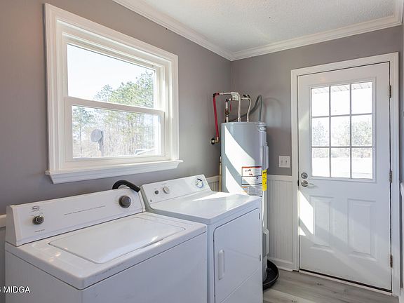 3rd image of 1578 Edsel Senn Rd