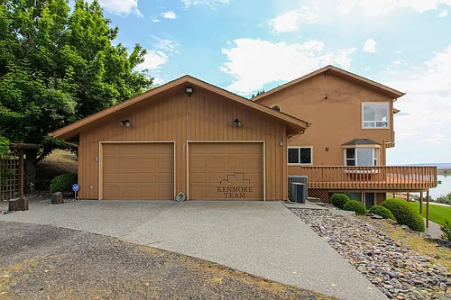 2141 N Columbia River Rd Photo 1