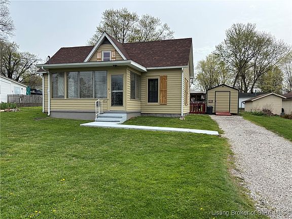 2nd image of 903 N College Avenue