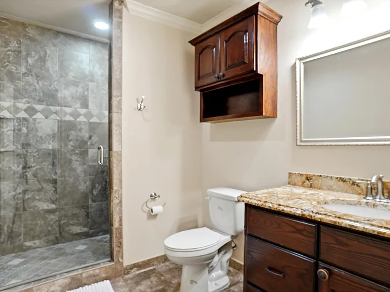 2412 Emerald Cir — Photo 27