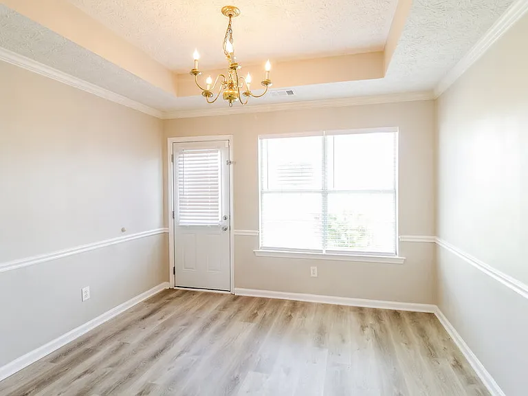 1810 Midcourt Way — Photo 7