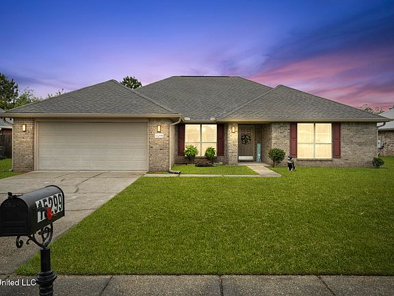 2nd image of 15299 Winsor Pl