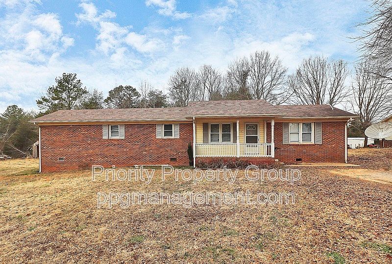 1st image of 110 Maudie Ln