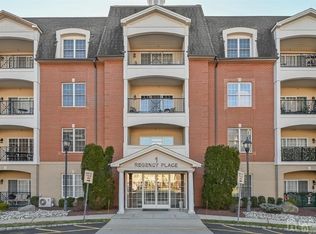 306 Regency Pl, Woodbridge, NJ 07095
