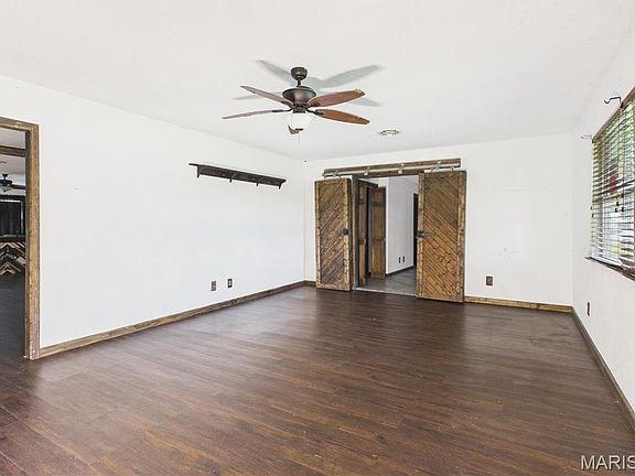 2nd image of 503 Barrett Dr