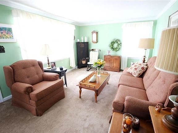 3rd image of 126 McConkey Dr