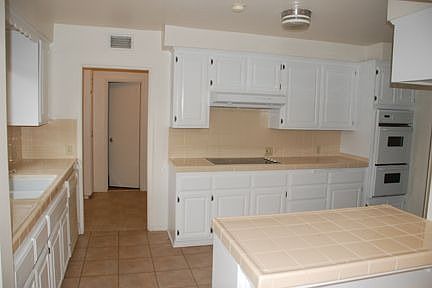 3rd image of 2186 N Orange Grove Ave
