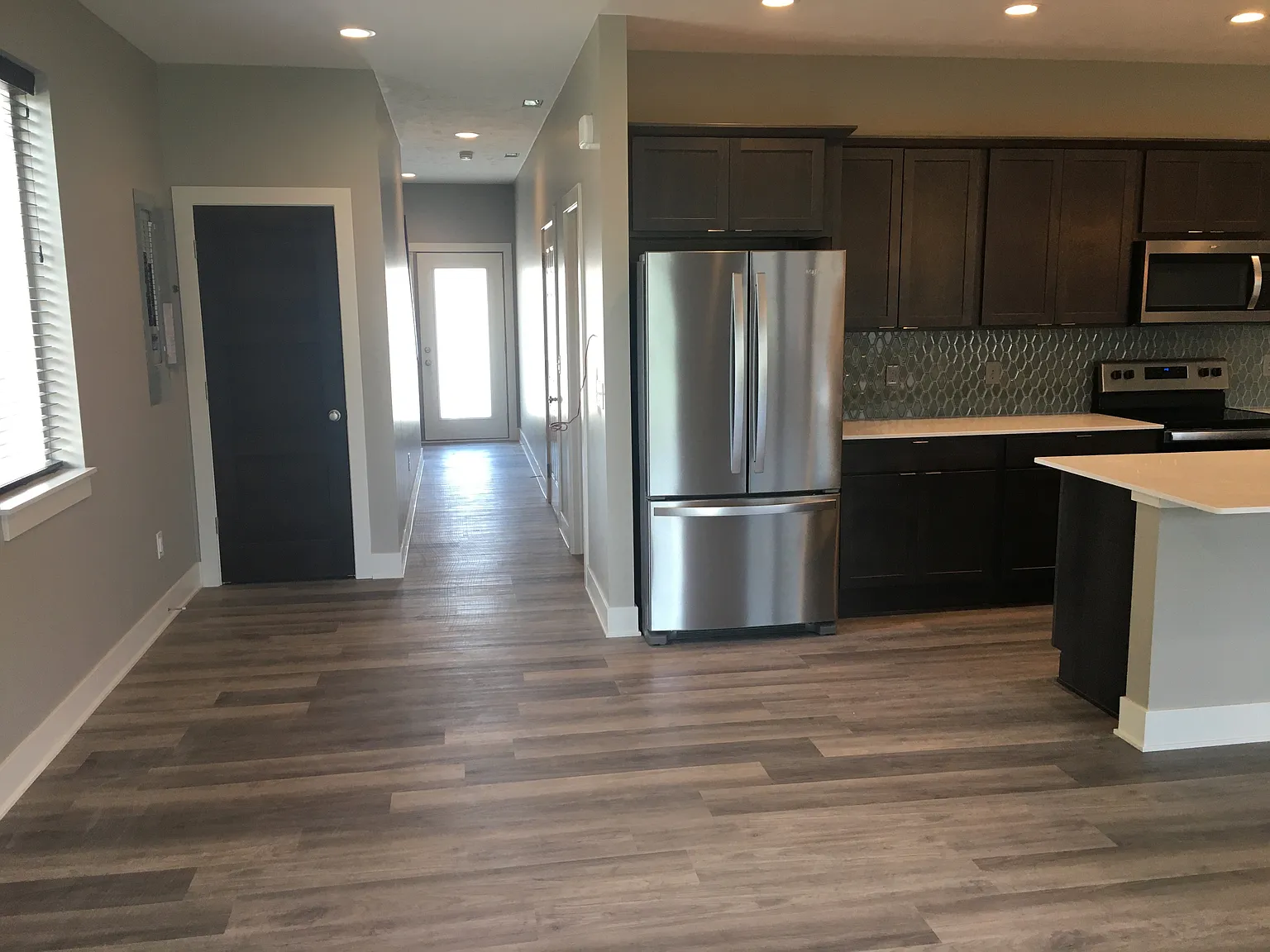 1623 W B St — Photo 3