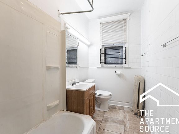 2nd image of 6555 N Lakewood Ave #1