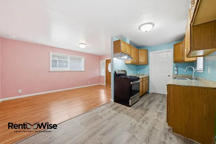 657 Hurlingame Ave — Photo 8