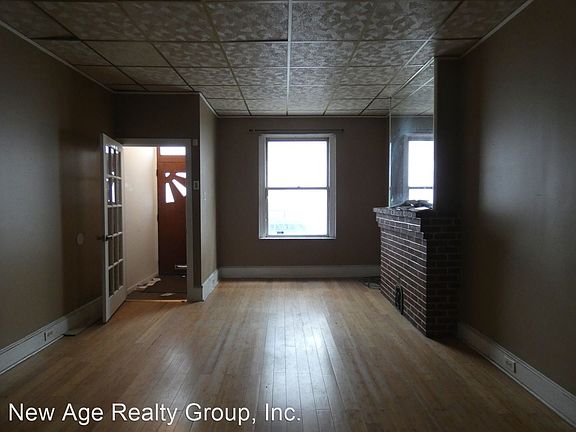 3rd image of 2120 S Iseminger St