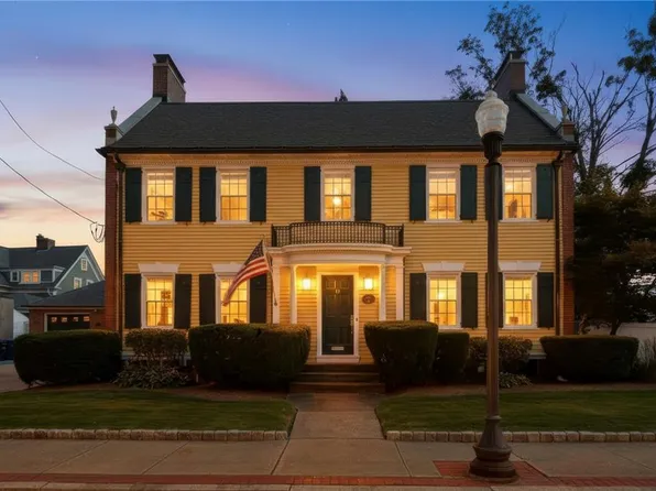 43 Armistice Blvd, Pawtucket, RI 02860