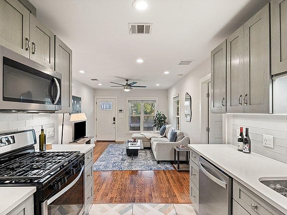 4th image of 2702 Crest Ave Unit 1