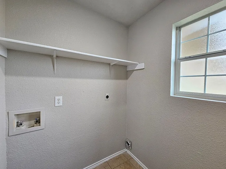4601 Hudson Dr #D — Photo 18