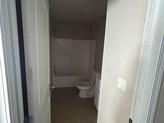 2nd image of 309 10th Ave N #311