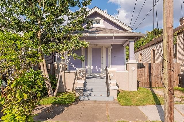 1st image of 8829 Willow St