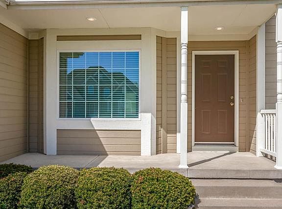 2nd image of 2844 SW Saddlewood Dr