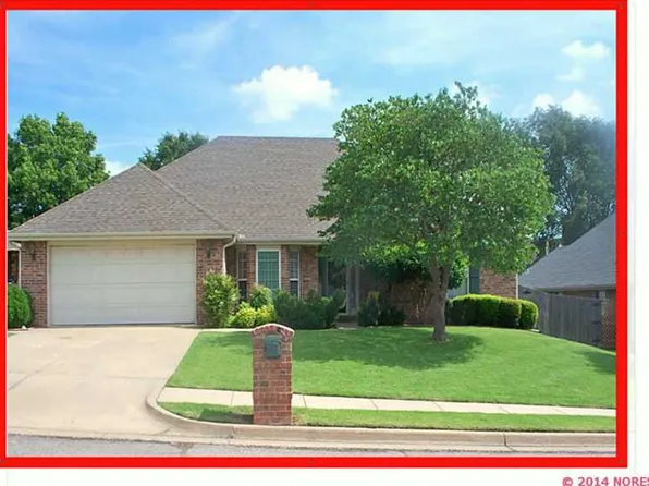 5633 Parkhill Ct, Bartlesville, OK 74006