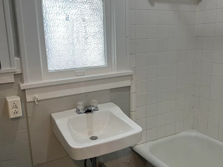 176 Market St #204 — Photo 16